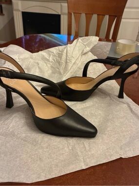 Vince Camuto Black Pointed-Toe Slingback Heels